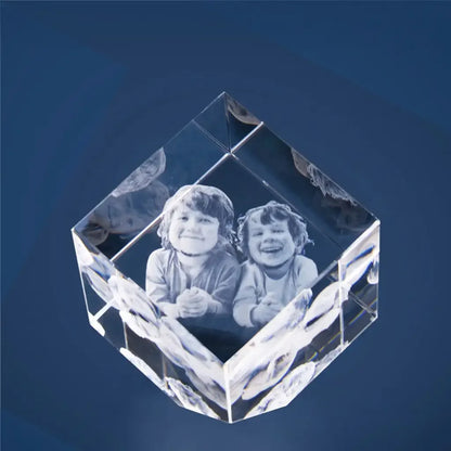Statera M Bloc de Verre Gravé Laser 3D - Cadeau Raffiné et Personnalisé