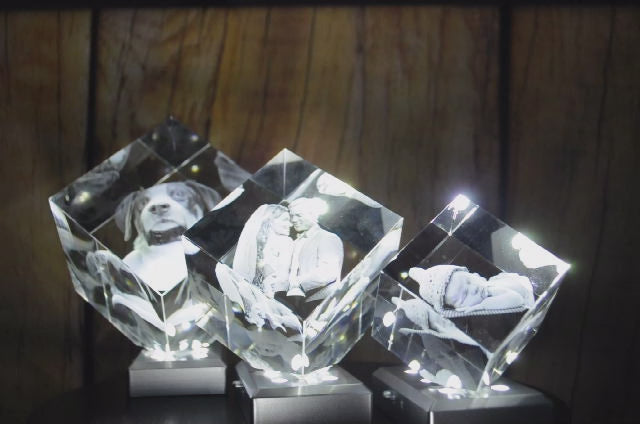 Vidéo des 3 dimensions de Bloc de Verre Statera taille M - Gravure Laser 3D avec différents sujets.