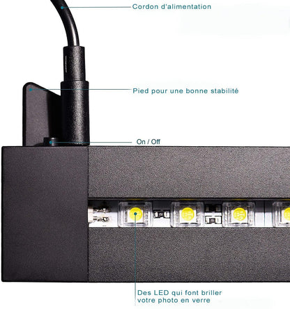 Détails Socle lumineux à LEDs Polaris 80, conçu pour éclairer un verre gravé en 2D avec précision et élégance.